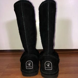 BEARPAW TALL BLACK BOOTS